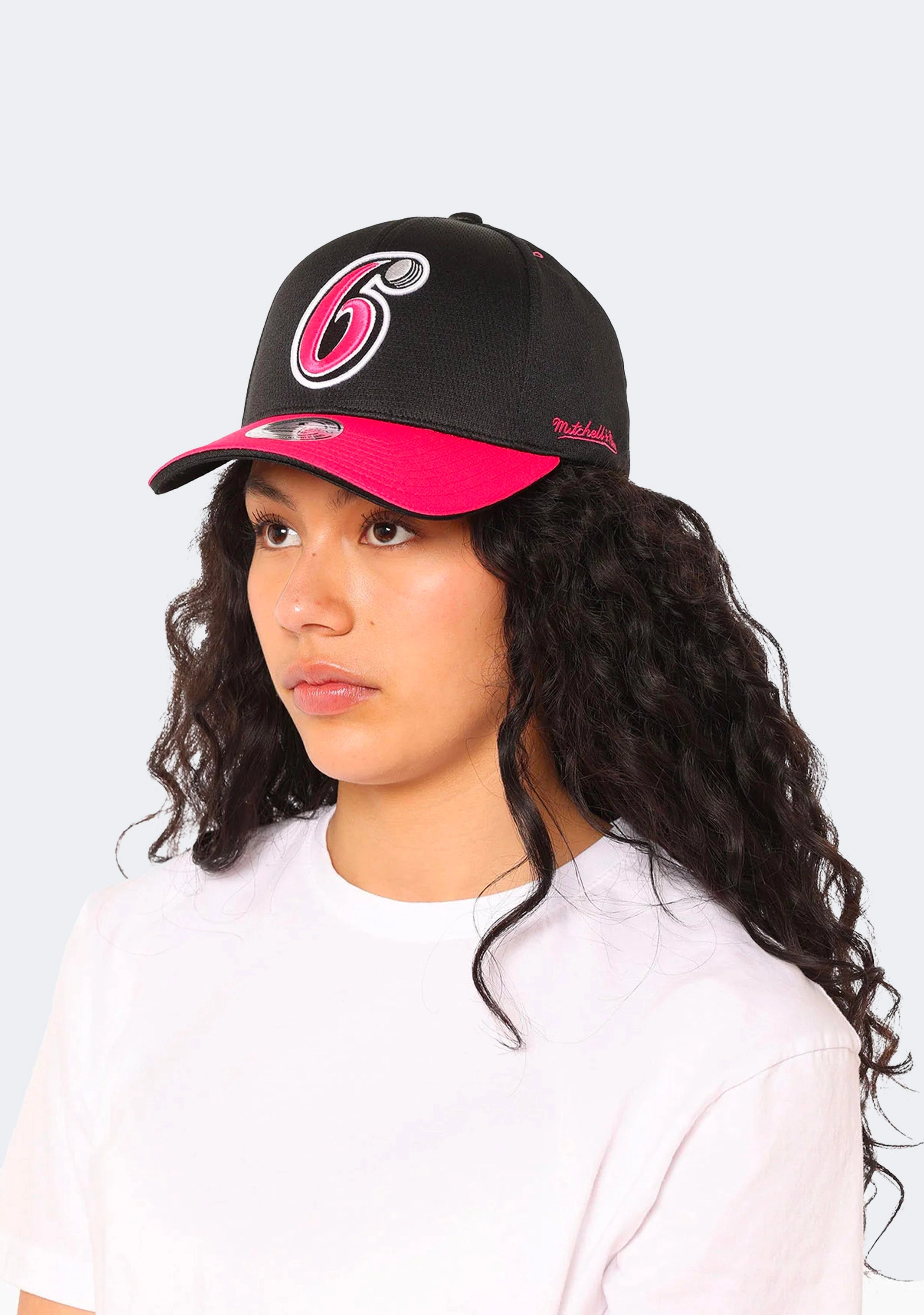 Mitchell & Ness BBL Sydney Sixers On Field Cap
