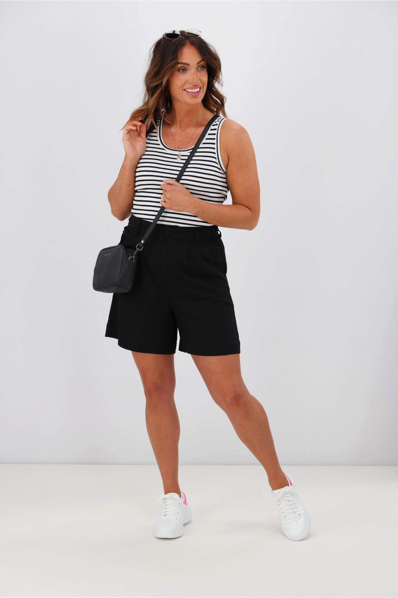 Shine On Label Davie Linen Shorts Black